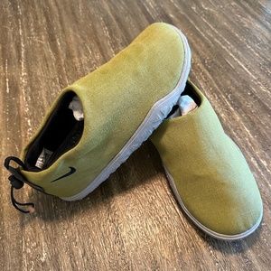 NWT Men's Nike ACG Moc Moss Anthracite, Size 11